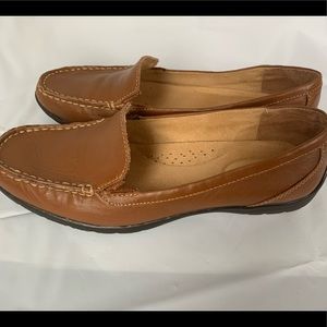Like New Naturalizer Classic Leather Loafers